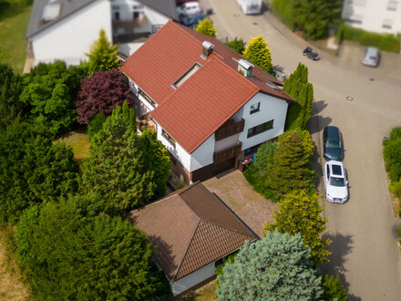 Hochwertiges Wohnhaus mit Einliegerwohnung im Luftkurort Wüstenrot!