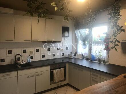 Gepflegtes Zweifamilienhaus mit Kamin und schönem Garten in Riesa