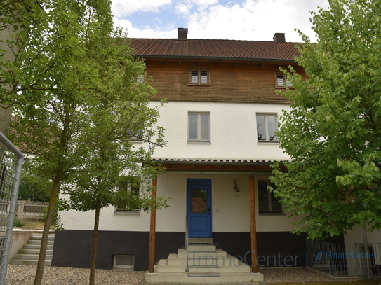 Hochwertiges Wohnen - Haus mit Nebengebäuden und Garten in Schnaittenbach