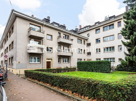 Sanierungsbedürftige Wohnung in Sülz mit Balkon!