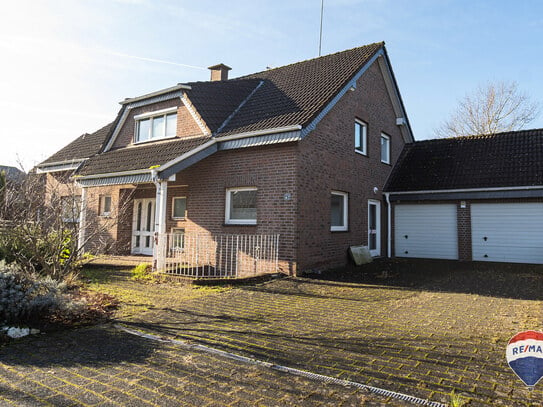 Ländlich und dennoch zentral gelegenes Einfamilienhaus mit großem Grundstück und schönem Wintergarten in Rees