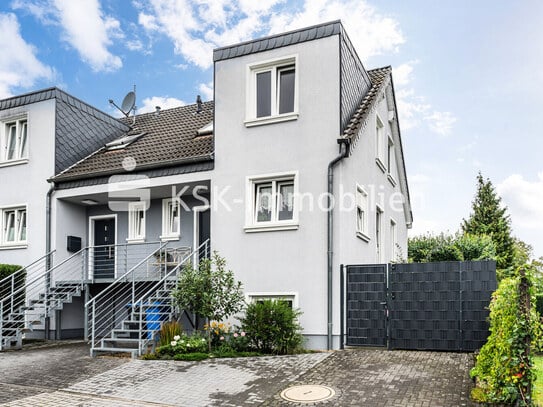 Frechen-Buschbell, neuwertiges Reiheneckhaus aufgeteilt nach WEG in ruhiger Lage mit wunderschön angelegtem Garten.