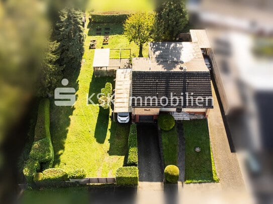 Freistehender Bungalow mit großem Baugrundstück in Bergheim Ahe!