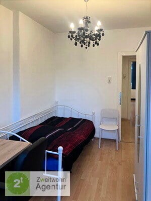 Möblierte 2-Zimmer-Wohnung mit Balkon,
Düsseldorf-Pempelfort, Fischerstr.