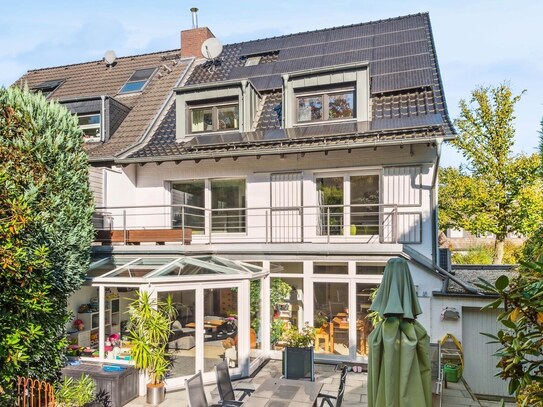 Modernisiertes Familienparadies: Ca. 253 m², Kamin, Wintergarten & hervorragende Energieeffizienz