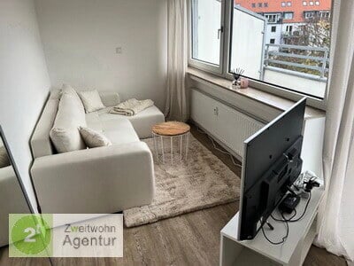 Modern möblierte 2-Zimmer-Maisonettewohnung mit Balkon,
Düsseldorf-Derendorf, Bülowstr.