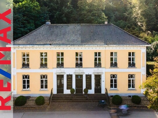 Repräsentative Räume in der denkmalgeschützten Villa Belriguardo !