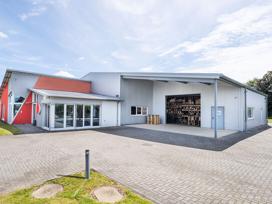 Moderne Halle mit Erweiterungspotenzial und repräsentativen Büroflächen in Rommerskirchen!