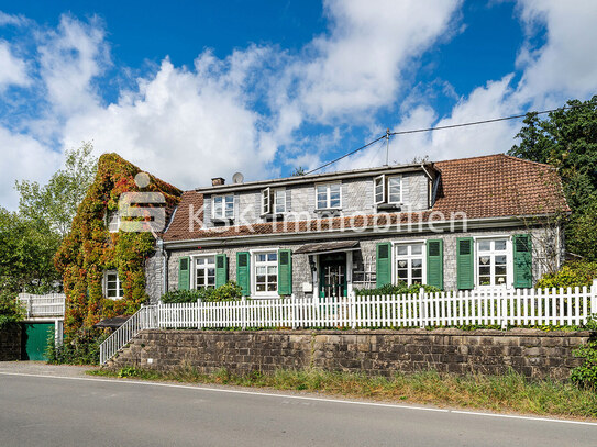 Haus mit Geschichte! Wohnen in einer alten Dorfschule!