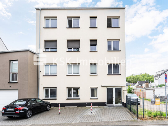 Frechen-Zentrum, neuwertige Erdgeschoßwohnung mit großer Terrasse.