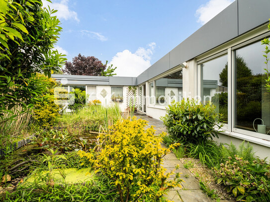 Außergewöhnlicher Bungalow auf tollem Grundstück.