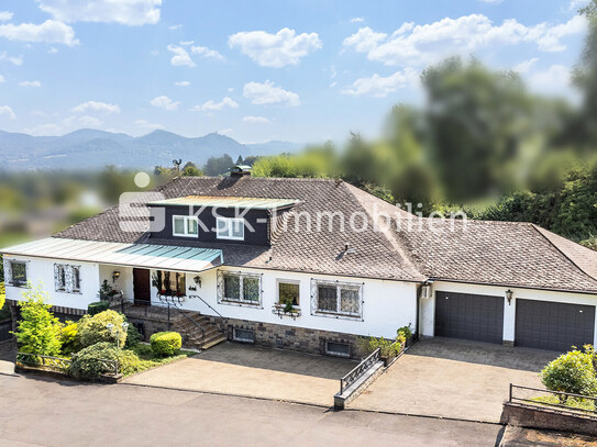 Exklusives Einfamilienhaus in verkehrsberuhigter Stichstraße mit traumhaftem Blick auf das Siebengebirge!