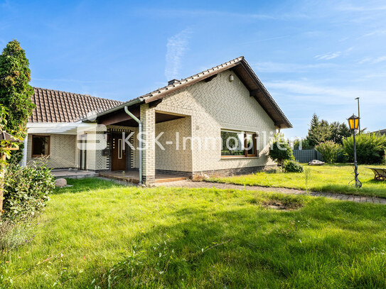 Schöner Bungalow mit Garten und zwei Garagen in Kerpen-Buir !