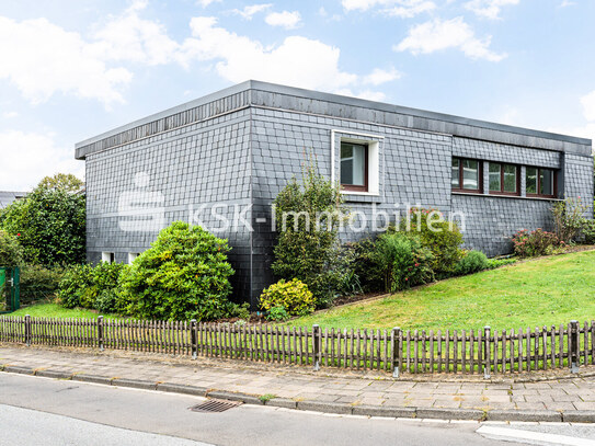 Gepflegter Bungalow mit vermieteter Einliegerwohnung in Toplage Leichlingens!