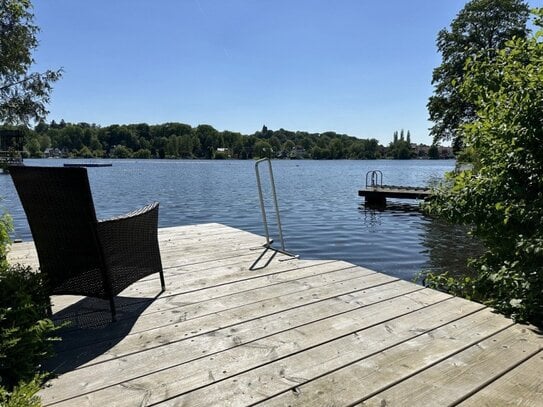 Wundervoller Ausblick: Wohnen direkt am Möllner Schulsee | Großer Gemeinschaftsgarten | Badesteg | moderne Einbauküche