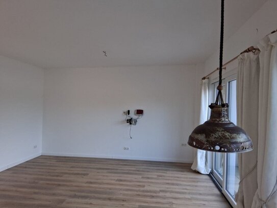 Seniorengerechtes Wohnen in moderner Wohnung | 2-Zimmer | Dachterrasse | EBK und Kellerraum