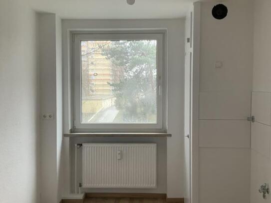 Dreizimmerwohnung mit Wannenbad und Balkon!