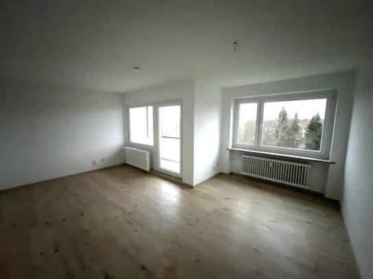 3-Zimmer-Wohnung im 3. OG mit Badewanne - Balkon - Aufzug in Wilhelmshaven - Nähe City !!!