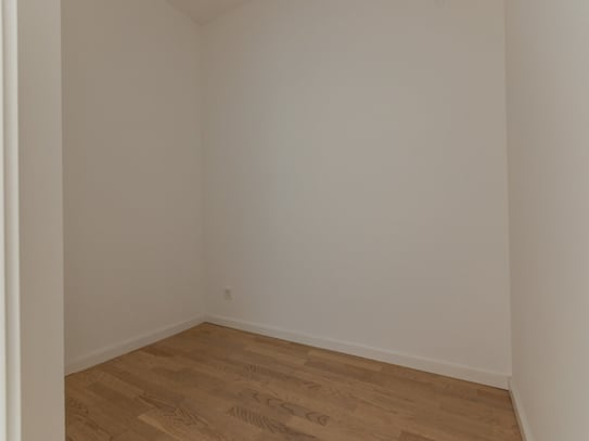 ** Modern ausgestattete Wohnung | Parkett | 2 Balkone | Gäste-WC | Büro | Stellplatz | Aufzug **