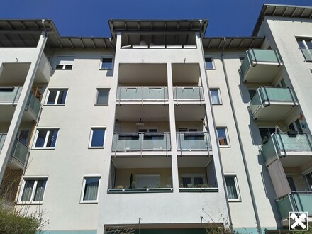 TRAUMHAFTE GARTENWOHNUNG MIT ANLEGEREIGNUNG, GERINGEN BETRIEBSKOSTEN IN ZENTRUMS- UND BAHNHOFSNÄHE IN RUHIGER INNENHOFL…