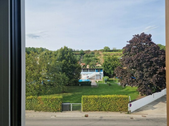 TOLLE ECKWOHNUNG MIT BALKON, AUSBLICK UND MORGENSONNE - PROVISIONSFREI - ÜBERGABE ERFOLGT BEZIEHBAR UND SCHLÜSSELFERTIG…