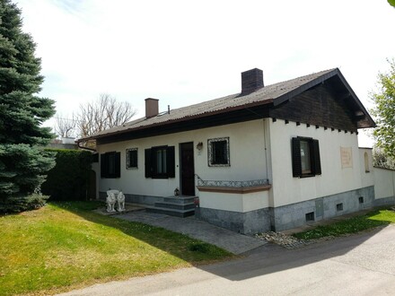 BUNGALOW IN GRÜNRUHELAGE