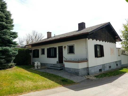 GEMÜTLICHER BUNGALOW