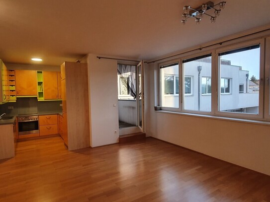 HELLE 3 ZIMMER FAMILIENWOHNUNG MIT BALKON in Wolkersdorf