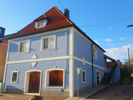 RARITÄT: EHEMALIGES WINZERHAUS MIT JEDER MENGE WOHNRAUM ALS IHR ZUKÜNFTIGES TRAUMHAUS