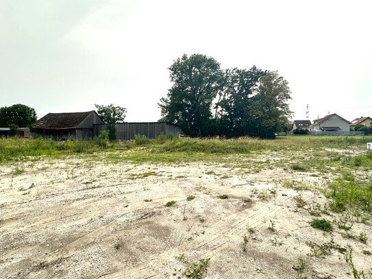 AUSSERGEWÖHNLICH, RUHIGE WOHNLAGE IN TRESDORF OHNE BAUZWANG