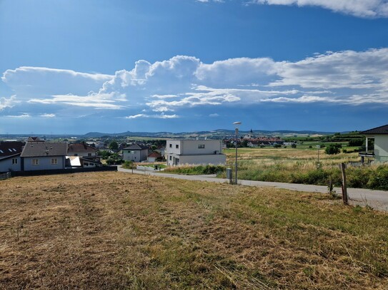 AUSSERGEWÖHNLICHES BAUGRUNDSTÜCK IN STETTEN MIT HERRLICHEM AUS- UND FERNBLICK IN TOLLER, RUHIGER, ERHÖHTER WOHNLAGE