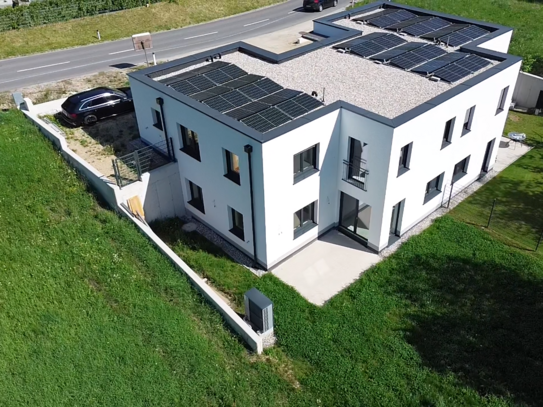 NEUER PREIS: Erstbezug in Sooß – Moderne Doppelhaushälfte mit Garten, Wärmepumpe & PV-Anlage!