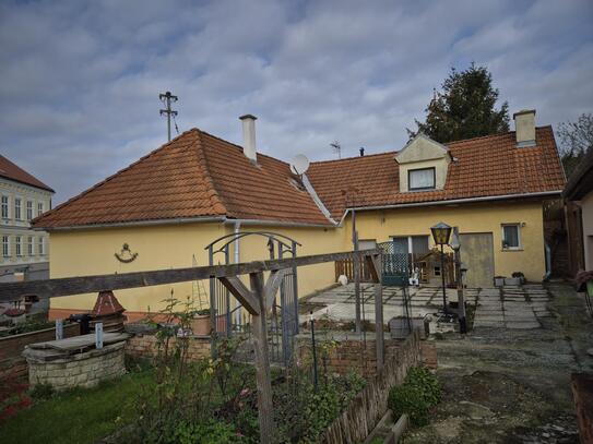 GEMÜTLICHES EINFAMILIENHAUS