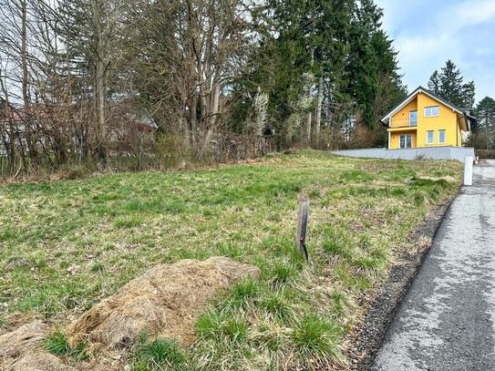 TOLLE WOHNLAGE MIT HOHER LEBENSQUALITÄT IN EICHGRABEN OHNE BAUZWANG - LEISTBARES BAUGRUNDSTÜCK IN SÜDHANGLAGE