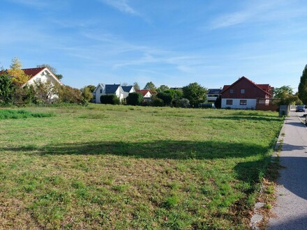 Sonniges, großzügiges Baugrundstück in Biedermannsdorf in der Nähe zur Ortsgrenze Laxenburg