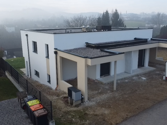 Doppelhaushälfte in Melk samt Garten, LWP und PV-Anlage - belagsfertig (Haus Links)