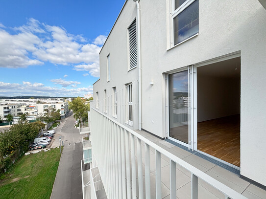 ERSTBEZUG: 3-ZIMMER MIT GROSSEM BALKON UND WEITBLICK - PROVISIONSFREI