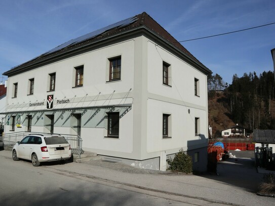 Geschäftsfläche im Gemeindegebäude im Zentrum