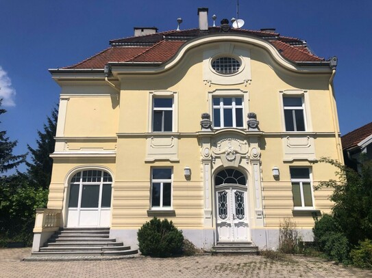 Repräsentative Geschäftsflächen in historischer Stadtvilla in Bestlage