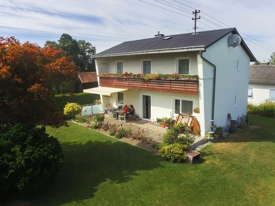 Gepflegtes Einfamilienwohnhaus mit schönem Garten