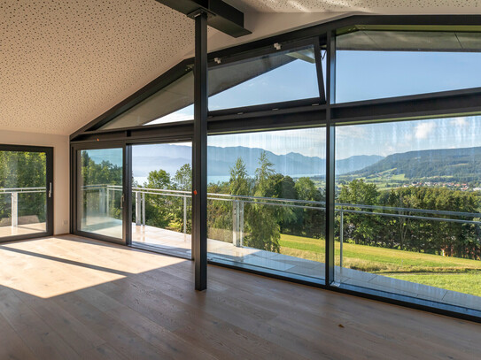 Exklusive Dachgeschosswohnung mit Blick zum Attersee