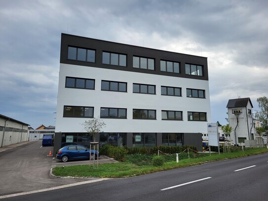 Erstbezug - Büro im 2. Obergeschoss in bester Lage in Pasching