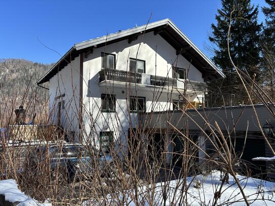 Wohnhaus mit zwei Wohneinheiten