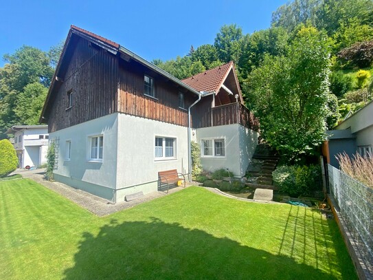 Charmantes Einfamilienhaus mit idyllischem Aussenbereich!