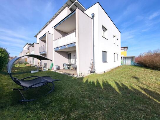 Erdgeschosswohnung mit Eigengarten, Carport und Stellplatz