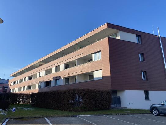 Sonnige Penthousewohnung mit großer Terrasse und Tiefgaragenstellplatz