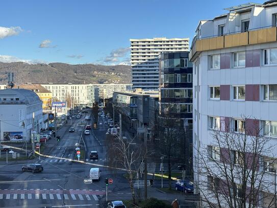 Citywohnung: gepflegt- gut aufgeteilt-verkehrsgünstig