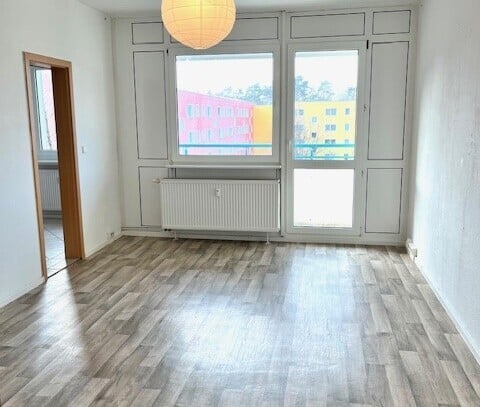 3 Zimmer Wohnung mit EBK und Balkon