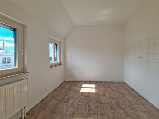 Einziehen & 2 Kaltmieten sparen*: renovierte Altbauwohnung mit Gäste/WC (WG-geeignet)