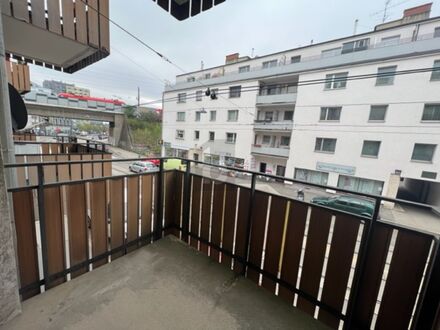 GEMÜTLICHE WOHNUNG MIT GROßZÜGIGER WOHNFLÄCHE!